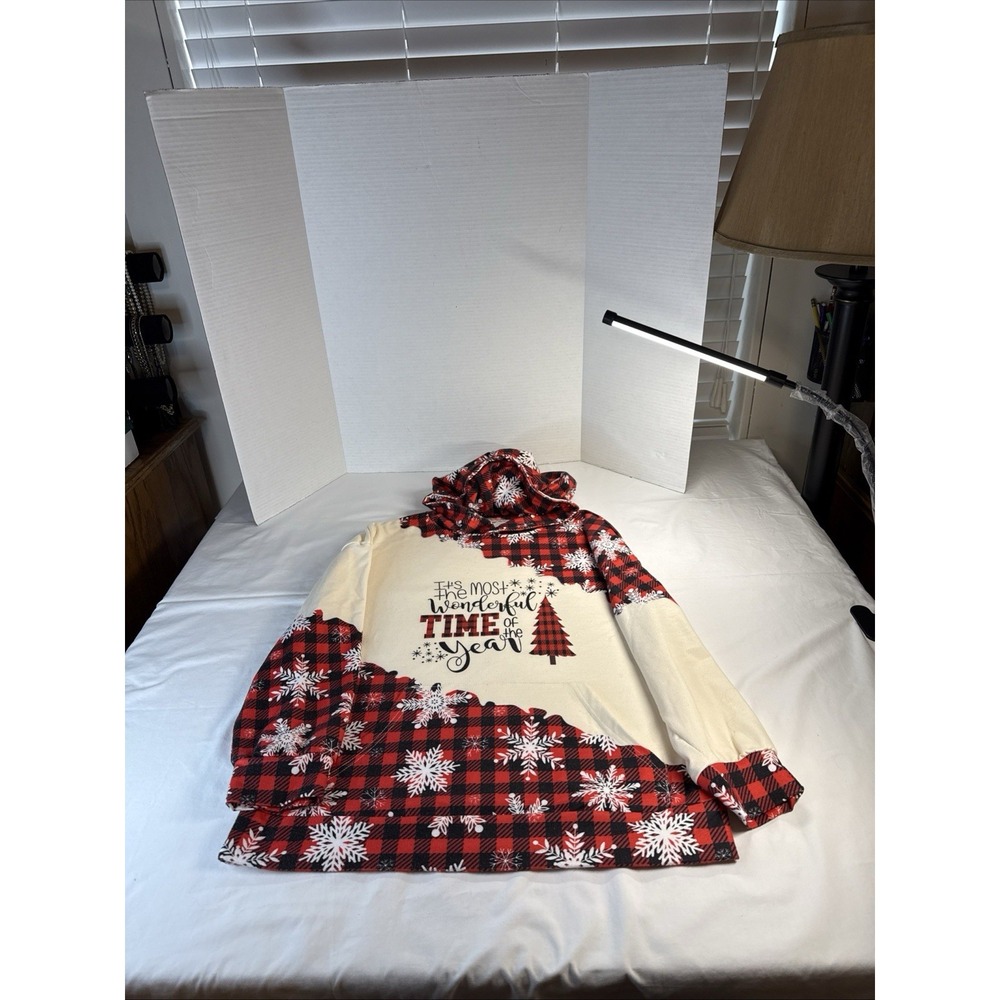 Women's Long Sleeve Christmas Light Weight Pullover With Hoodie Size Medium